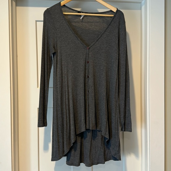 High low top - Picture 1 of 2